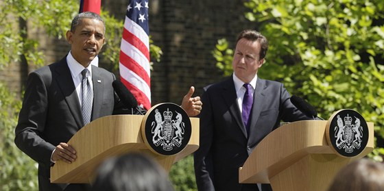 Americký prezident Barack Obama a britský premiér David Cameron.