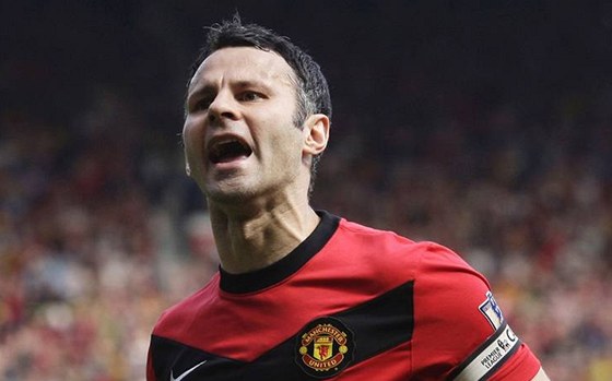 LEGENDA. Záloník Manchesteru United Ryan Giggs.