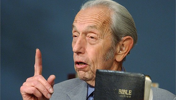 Harold Camping na archivním snímu