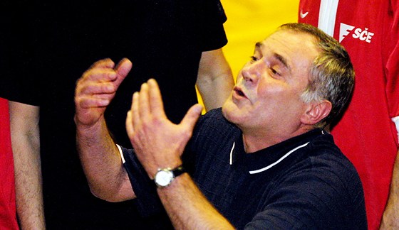 Basketbalový trenér Zdeněk Hummel