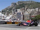 JEDINEN ZVOD. Pi Velk cen Monaka jezdci projdj ulicemi msta, tak jako na snmku Mark Webber z Red Bullu.