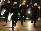 Policie kvli Ratko Mladiovi nasadila stovky tkoodnc (26. kvtna 2011)