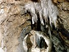 Jan Albrecht v jedné z jeskyní na Slovensku.