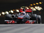 TRNINK. Jenson Button z McLarenu bhem tetho volnho trninku Velk ceny Monaka.