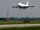 Boeing 747 Jumbo pistv na Letiti Leoe Janka v Monov.