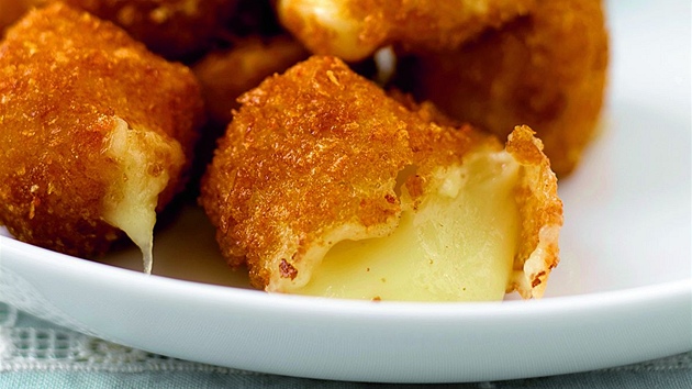 Hermelín s brusinkovou omá�kou.