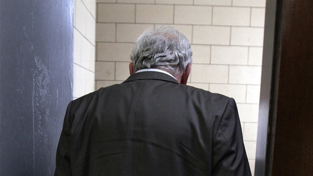 Bývalý éf MMF Dominique Strauss-Kahn odchází od soudu v New Yorku (19. kvtna 2011)