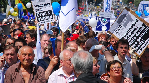 Demonstrace proti vlád v Praze (21. 5. 2011).