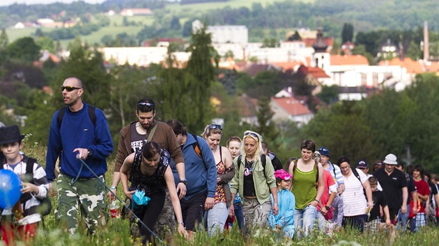 Turisté na 46. roníku pochodu Praha-Price