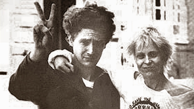 Návrháka Vivienne Westwoodová s Malcolmem McLarenem, kontroverzní punkovou...