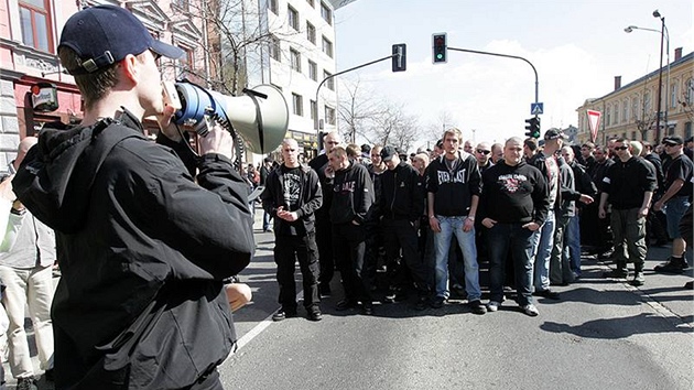 Demonstrace neonacist� v P�erov� (4. dubna 2009)