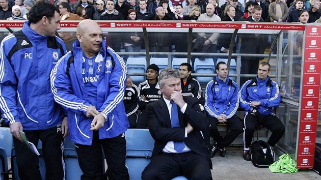 Guus Hiddink poprv v zpase na lavice Chelsea