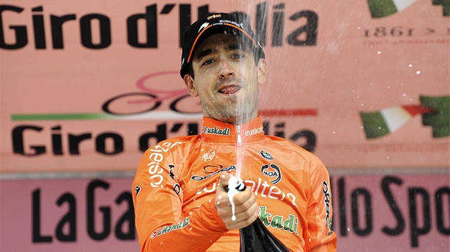 VÍTZ. Královskou etapu Gira d'Italia vyhrál Mikel Nieve.