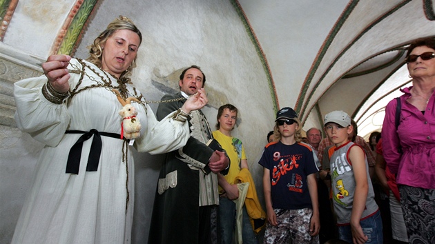 Zhruba tisícovka lidí se p�i�la o víkendu podívat na listinu o první písemné zmínce o Chebu.