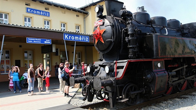 Historická parní lokomotiva Matěj na vlakovém nádraží v Kroměříži.