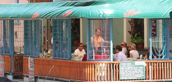 Bazar café - café, Eliino nábeí