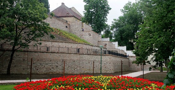 Severní terasy v Hradci Králové. Práv tudy chodili lotí návtvníci festivalu