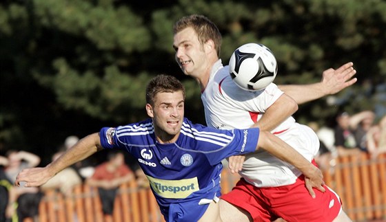 Václav Vaíek (vlevo) svými góly táhne fotbalové Znojmo.