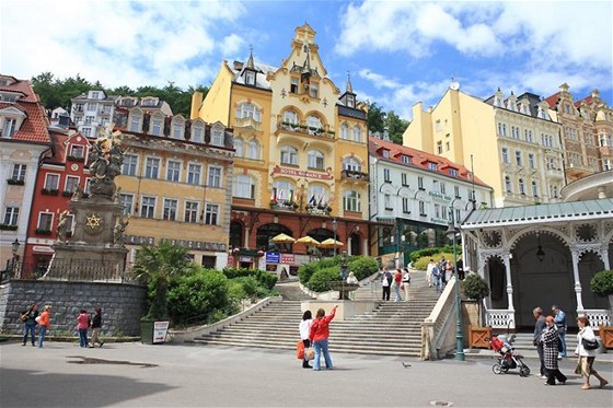 Na místě bývalého lázeňského domu Puškin je dnes v Karlových Varech hotel Romance.