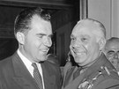 Trujillo a americký viceprezident Richard Nixon (vlevo) v roce 1955