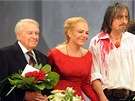 Pavel Kohout, Dagmar Havlová a Martin Stropnický pi dkovace premiéry Cyrana ve vinohradském divadle