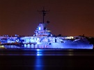 USS Lexington, noní pohled