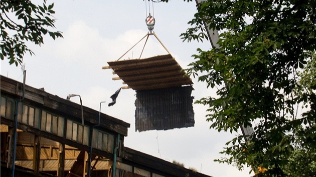 Demolice stadionu na tvanici. (29. kvtna 2011)