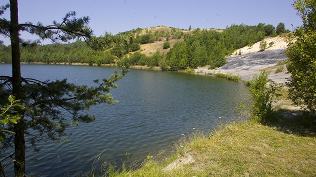 Zatopený lom v Ov�ín� u Radnic