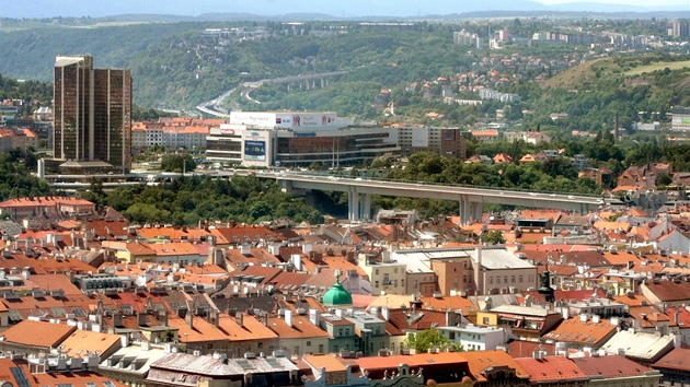 Výhled z televizního vysílače na pražském Žižkově - Nuselský most a Kongresové centrum Praha 