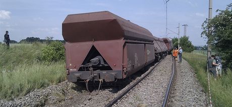 patný stav kolejí na trati mezi Brnem a Perovem zavinil v ervnu vykolejení nákladního vlaku.