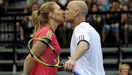 Steffi Grafová a Andre Agassi pi exhibici Advantage Tennis v Praze
