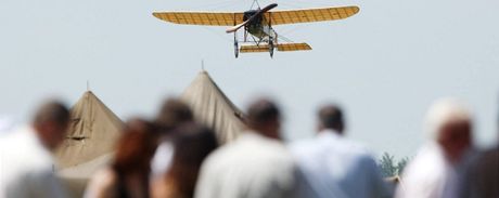 Nad Jihlavou se o víkendu pedvedou piloti akrobatických letadel. Ilustraní foto