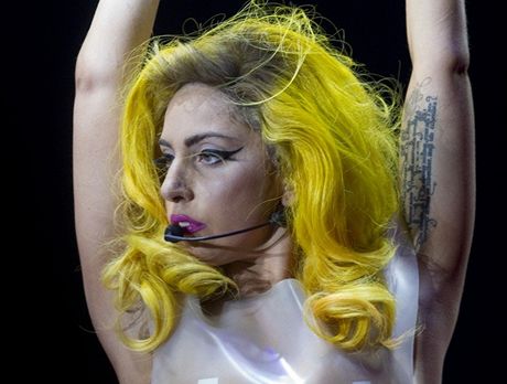 Zpvaka Lady Gaga vystoupila 17. listopadu 2010 poprvé v esku (Praha, O2 arena)