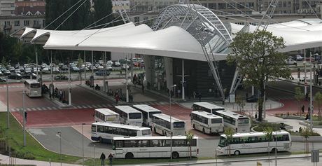 Parkovit P+R by mlo slouit zejména zákazníkm autobusového terminálu v Hradci Králové.