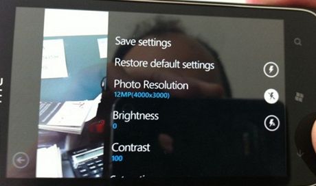 HTC s Windows Phone 7 a 12Mpix fotoaparátem