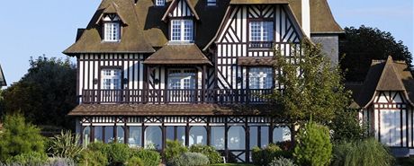 Francouzsk letovisko Deauville v Normandii se stalo pedlohou umle vybudovanho luxusnho msteka nedaleko Moskvy.