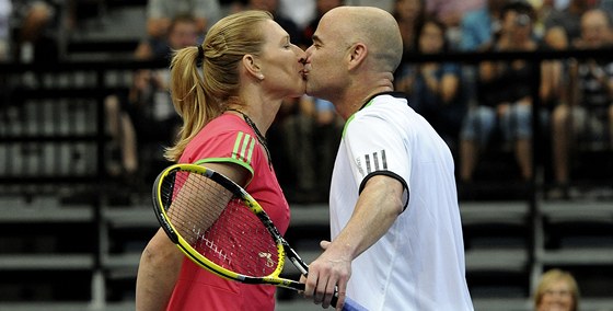 Steffi Grafová a Andre Agassi pi exhibici Advantage Tennis v Praze