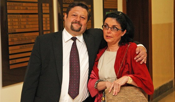 Petr Wolf s manželkou Hanou před zahájením jednání Krajského soudu v Ostravě