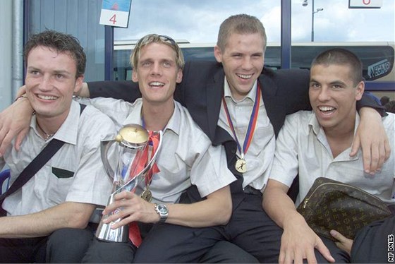 Medailisté z ME 2002 hrá do 21 let: Martin Jiránek (zleva), Radoslav Ková, Tomá Hübschmann, Milan Baro.