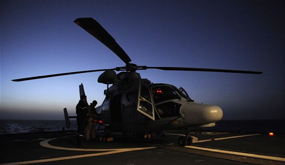 Izraelské bojové vrtulníky putovaly ve speciálních kontejnerech