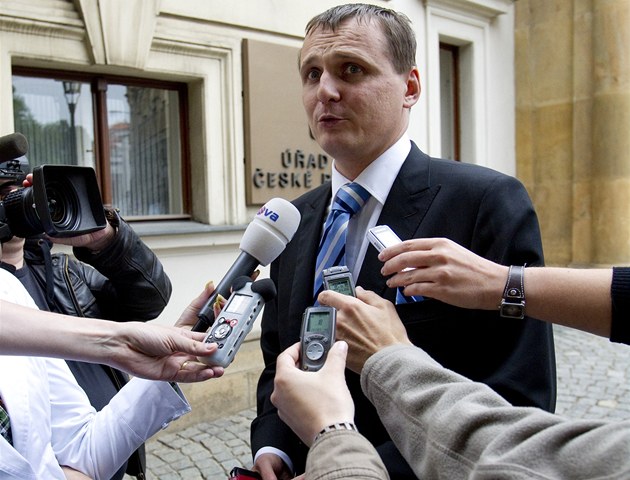 Více zdanit navrhujeme p�íjmy ob�an� nad 90 tisíc m�sí�n�, �ekl v rozhovoru pro iDNES.cz �éf poslanc� V�cí ve�ejných Vít Bárta.