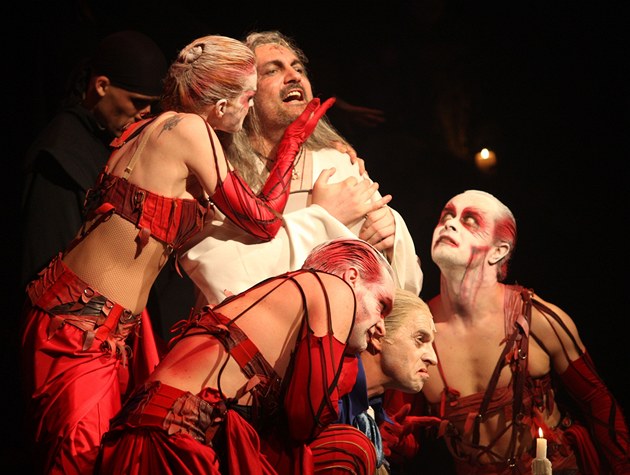 VIDEO: Muzikálový fenomén. Své třicetiny oslaví Dracula velkým turné
