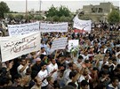 Protesty proti reimu syrského prezidenta Baára Asada ve mst Talbieh (27. kvtna 2011) 