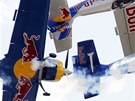 Red Bull akrobatický tým na Aviatické pouti v Pardubicích