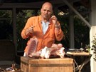 éfkucha Zdenk Pohlreich vysvtluje, jaké maso od kosti si mete v masn vybrat a jak ho kupovat.