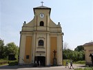 Kostel sv. Petra z Alkantary v Karviné, který je naklonn o 6.8 stupn jin a poklesl o 32 metru.