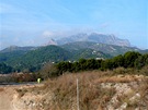 Pohled na Montserrat ze vzdálenosti deseti kilometr od Olesy
