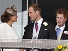 Vévodkyn a vévoda z Cambridge Catherine a William, princ Harry
