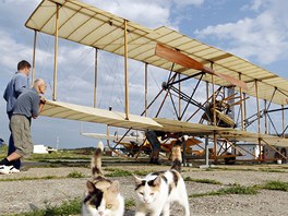 Pesun letadla z letit v Kunticch na Aviatickou pou