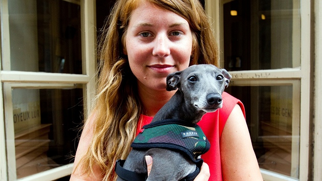 Ztracený chrt Sien se svou majitelkou.